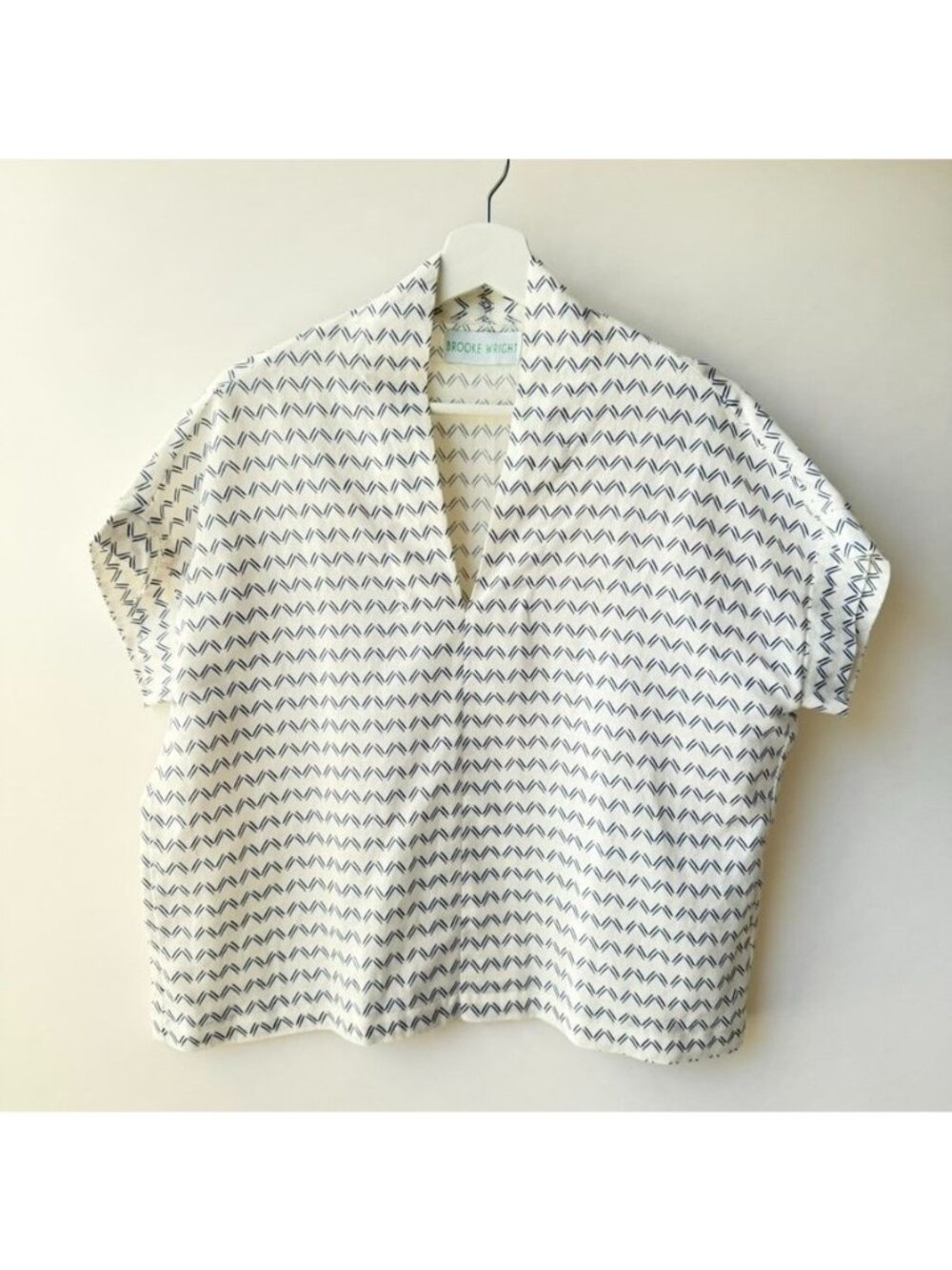 Brooke Wright Womens Kimono Top White Blue Geometric Print